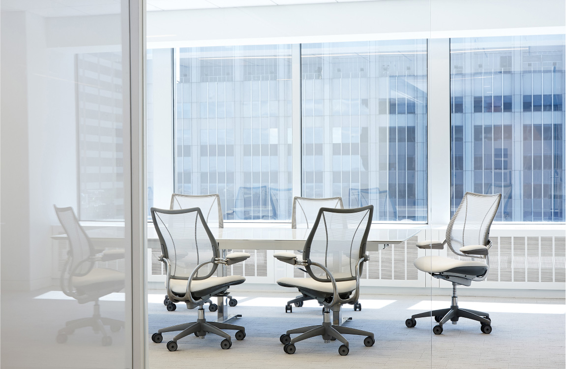 Liberty in a Black Frame with Ticino Glacier Seat