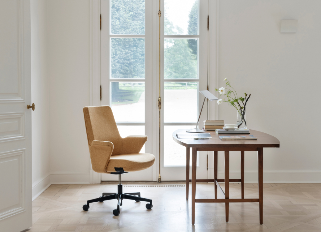 Freedom Headrest in Kvadrat Vanir textile with Graphite Frame